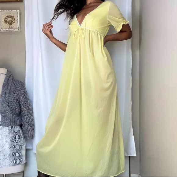 Vintage Pastel Yellow Chiffon Peignoir Maxi Dress - Picture 1 of 3